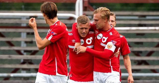 级足球明星 级足球明星