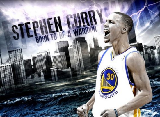 库里迎来首 库里迎来首